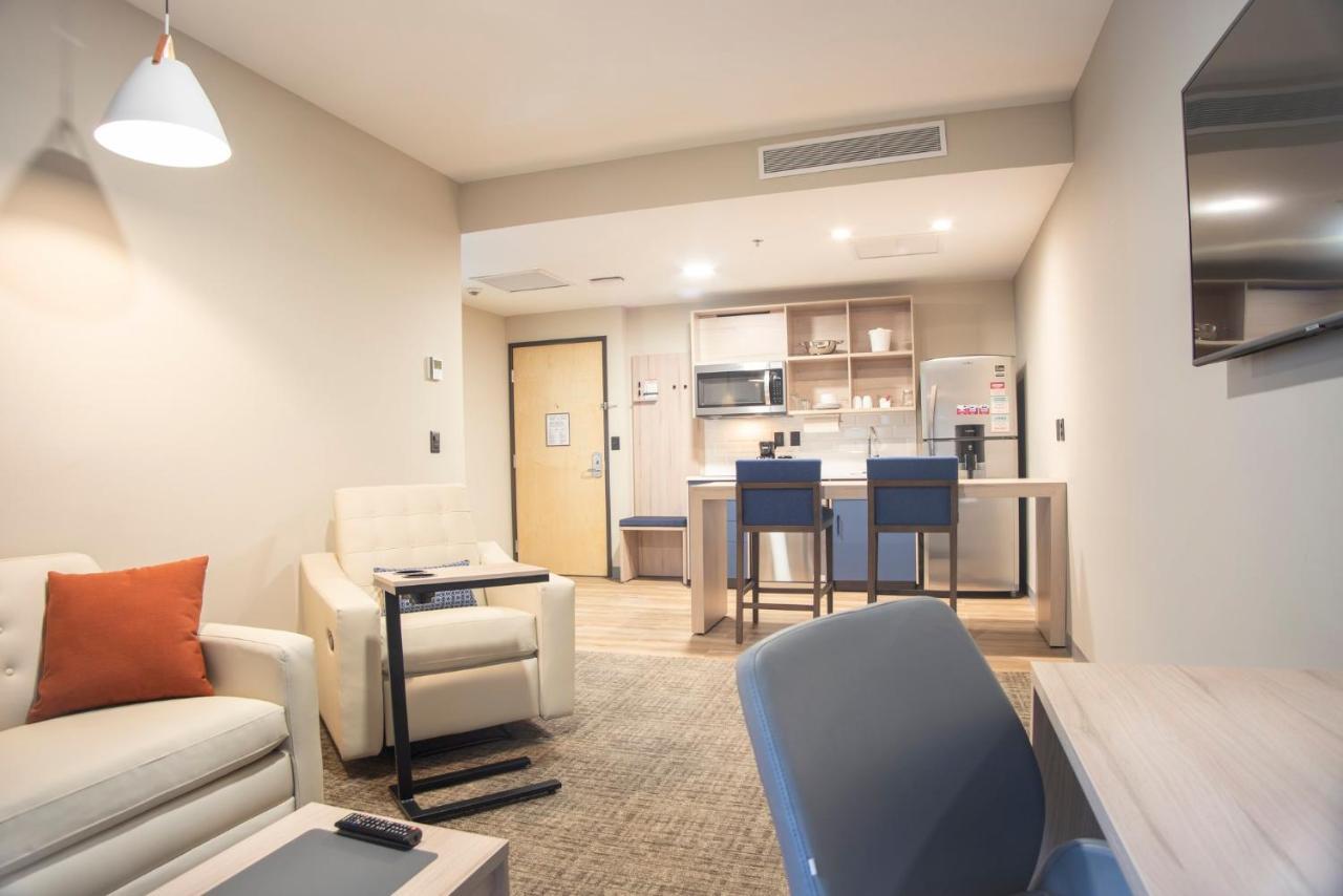 Candlewood Suites - Guadalajara Galerias By Ihg Zapopan Ngoại thất bức ảnh